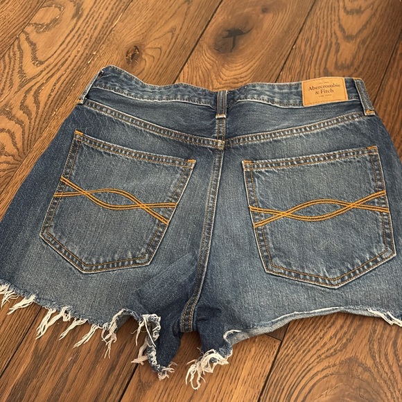 Abercrombie Jean shorts worn once - Picture 4 of 4